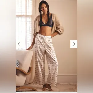 Anthropologie The Wren Boxer Pants in Cream Horseshoe Motif Size L. NWT