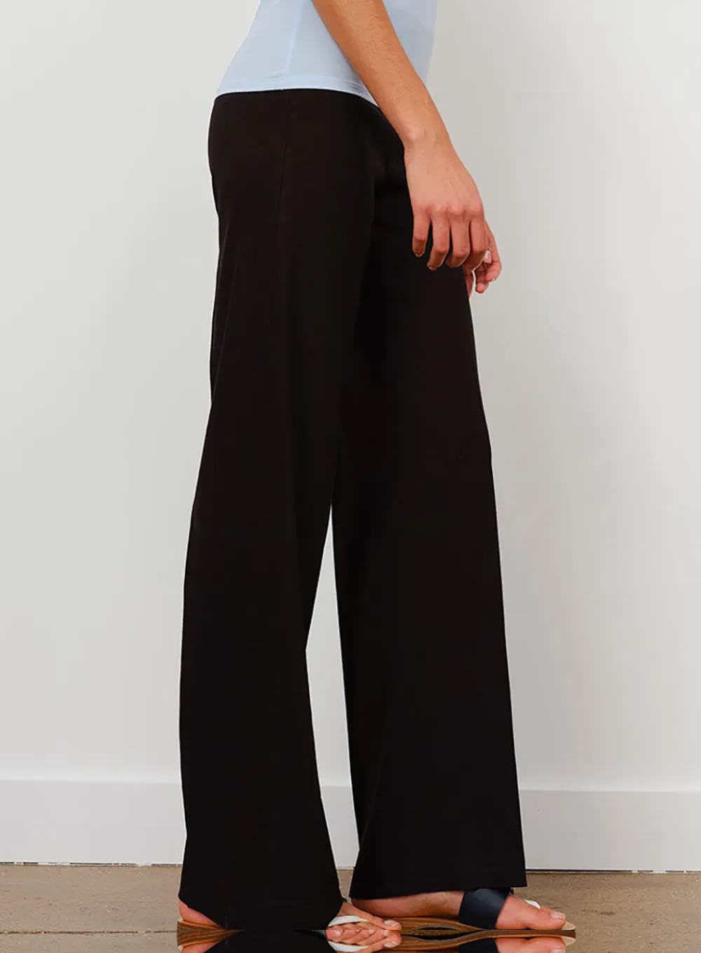 AVENUE MONTAIGNE | Flavia Pant