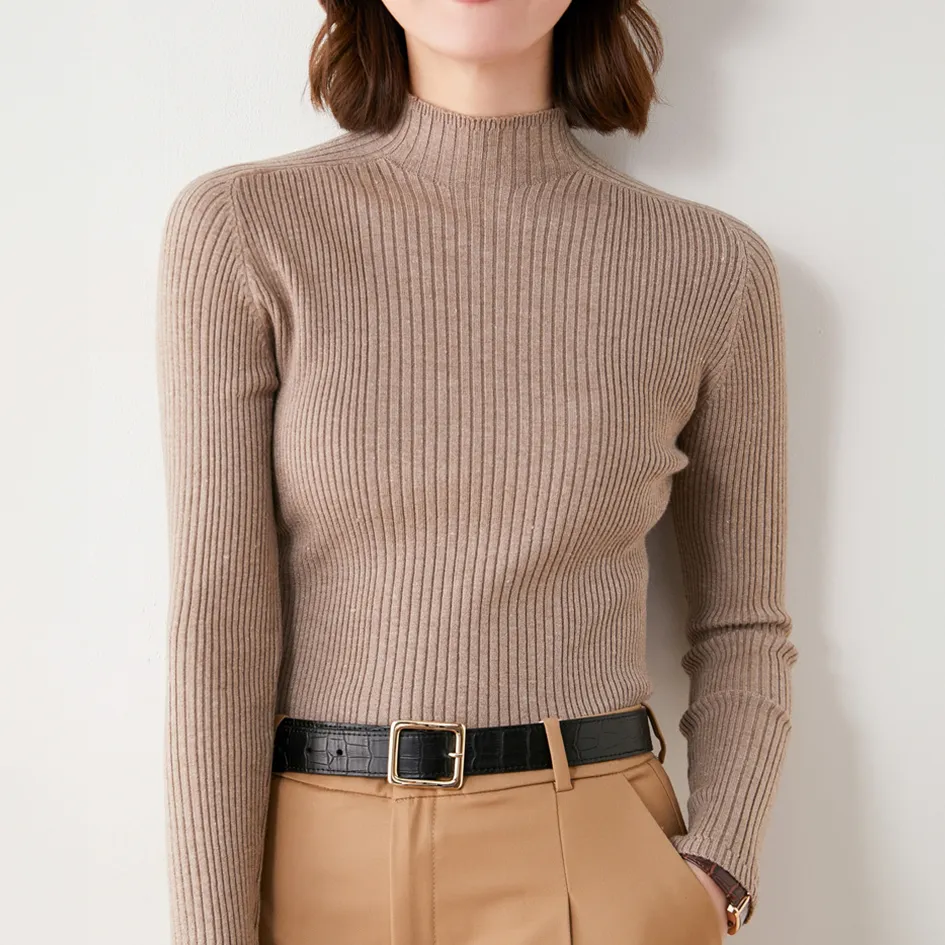 BRIDGET VELOURA™ ELEGANT TURTLENECK