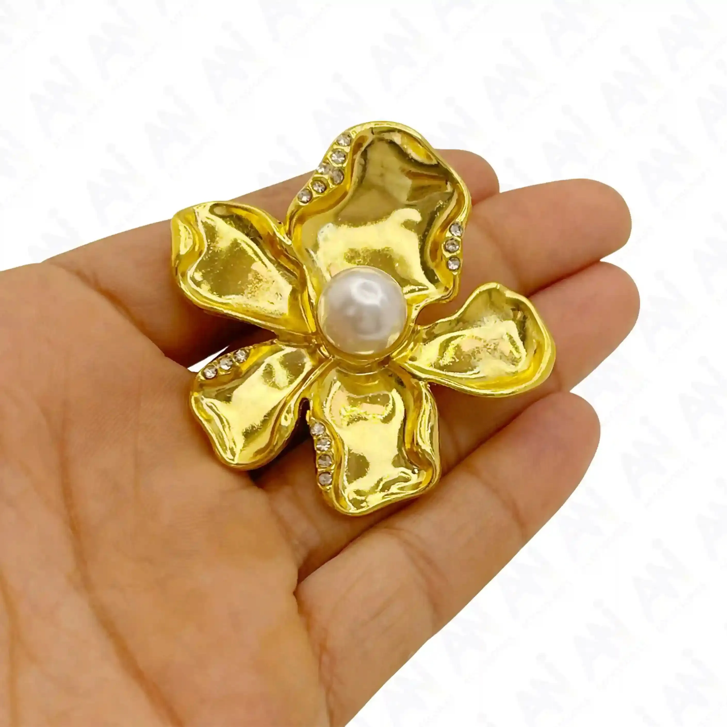 Floral Style Pearl Brooch for Saree & Trendy Fashion