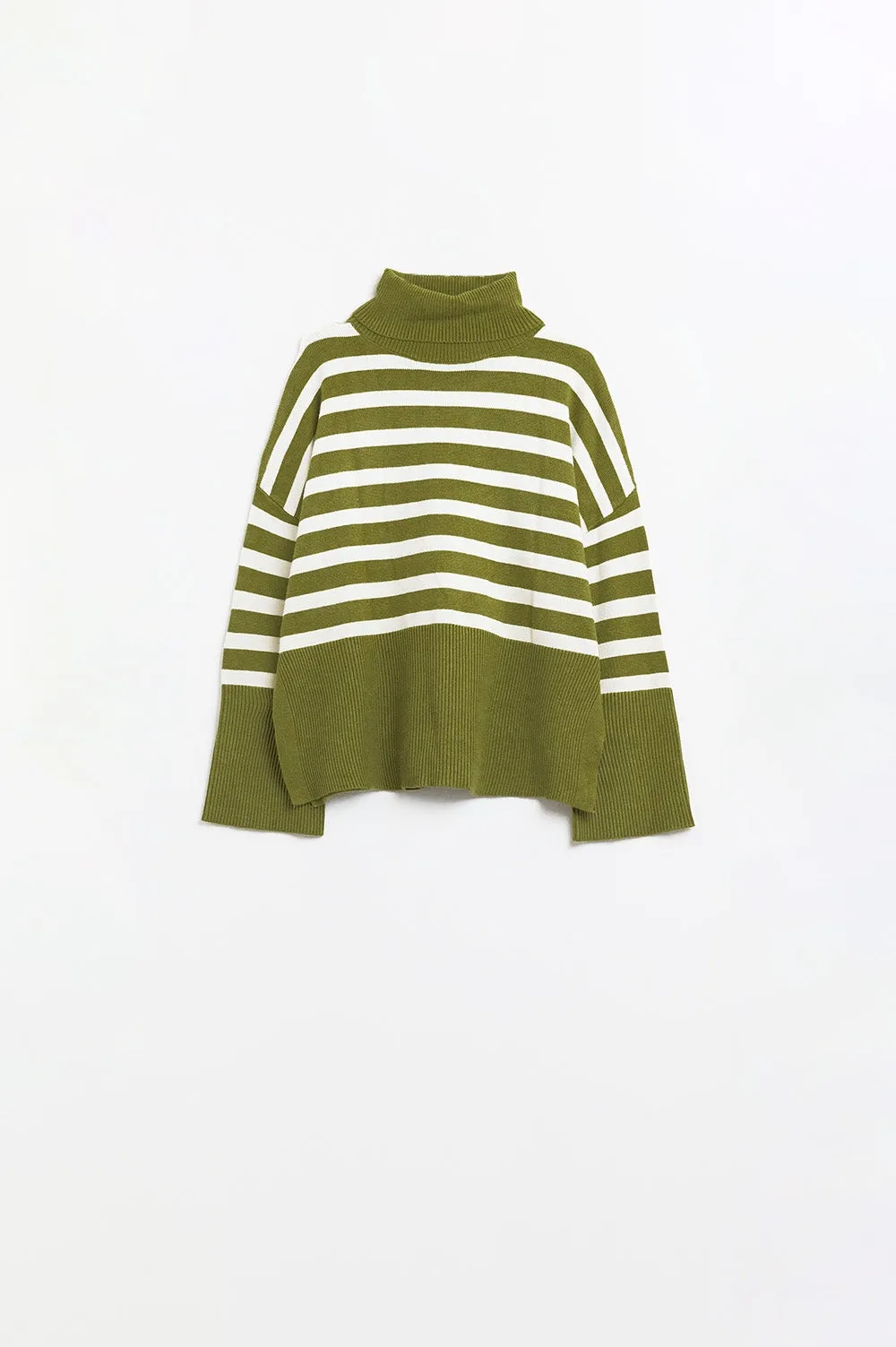 Green oversized trutleneck sweater with white stripes and splits on the side