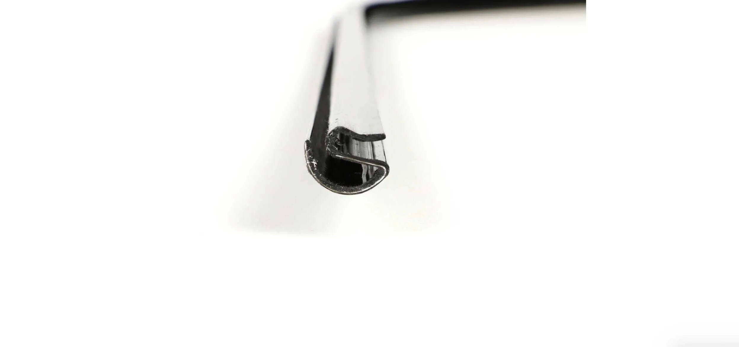 Leg Shield Beading PIAGGIO Right | Vespa GTS 125-300cc