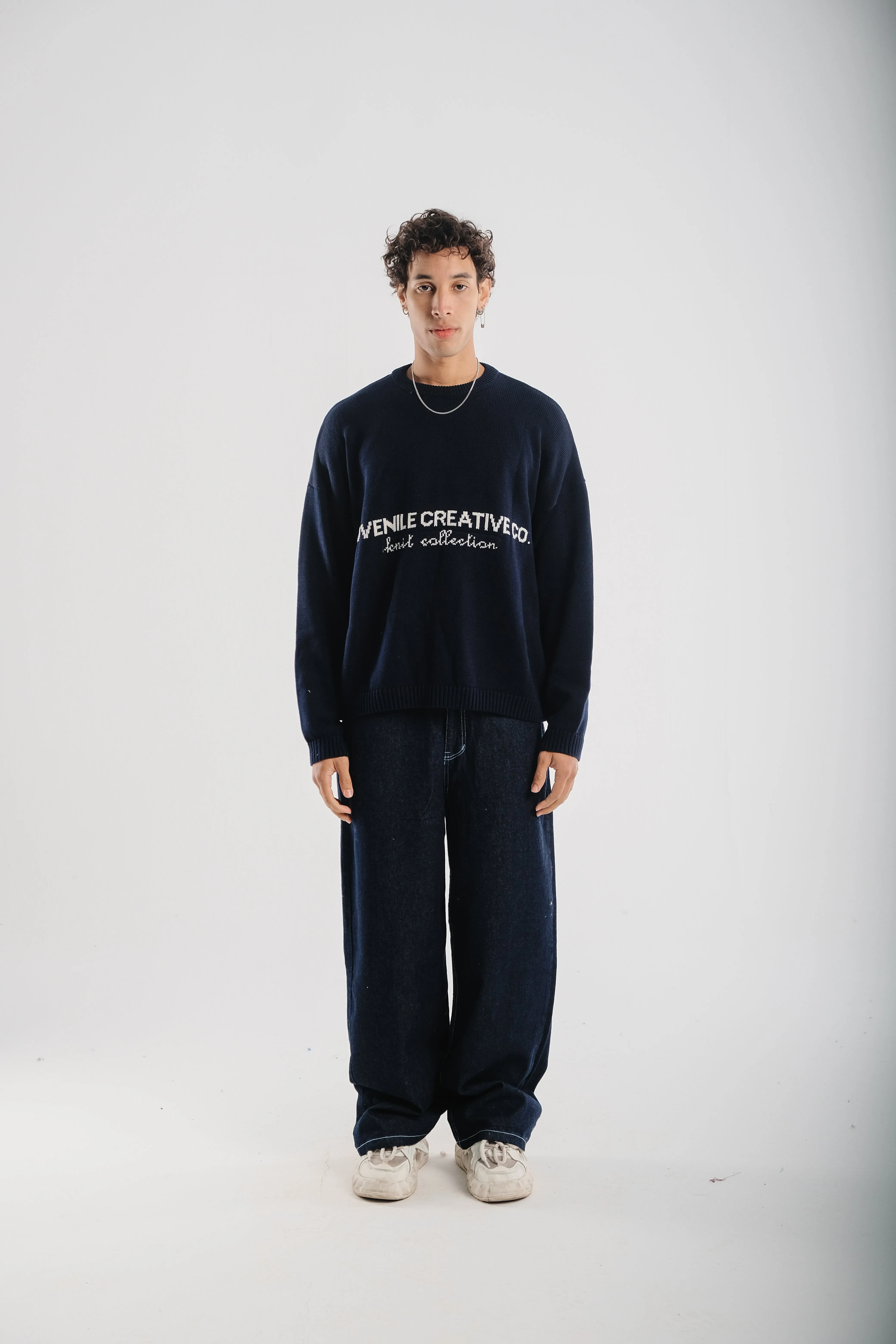NAVY BLUE KNIT SWEATER