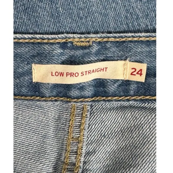 NWOT Levi's Women's Low Pro Straight Jeans in Charlie Try - Medium Wash Size 24