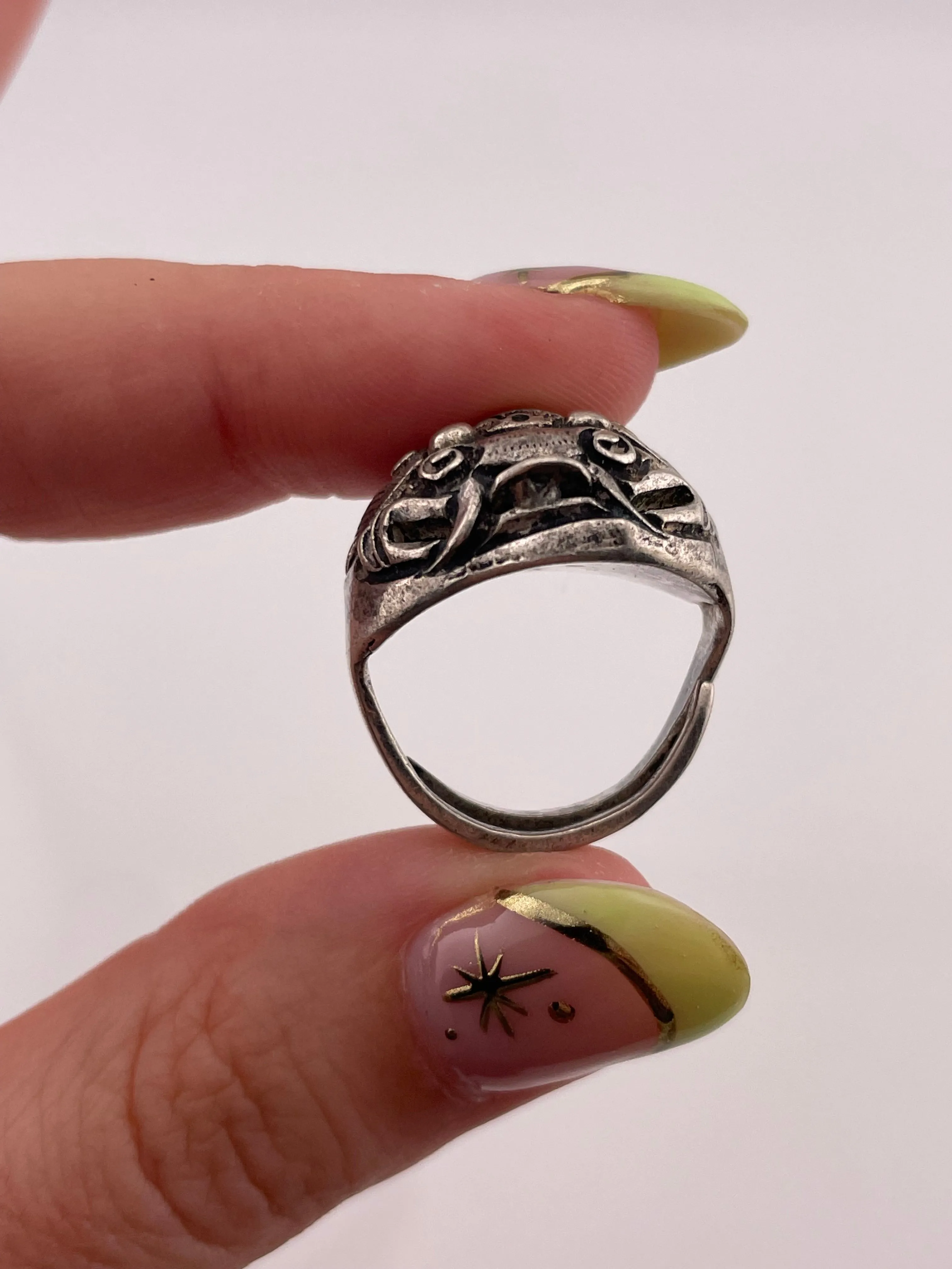 size 3 800 silver figural ring