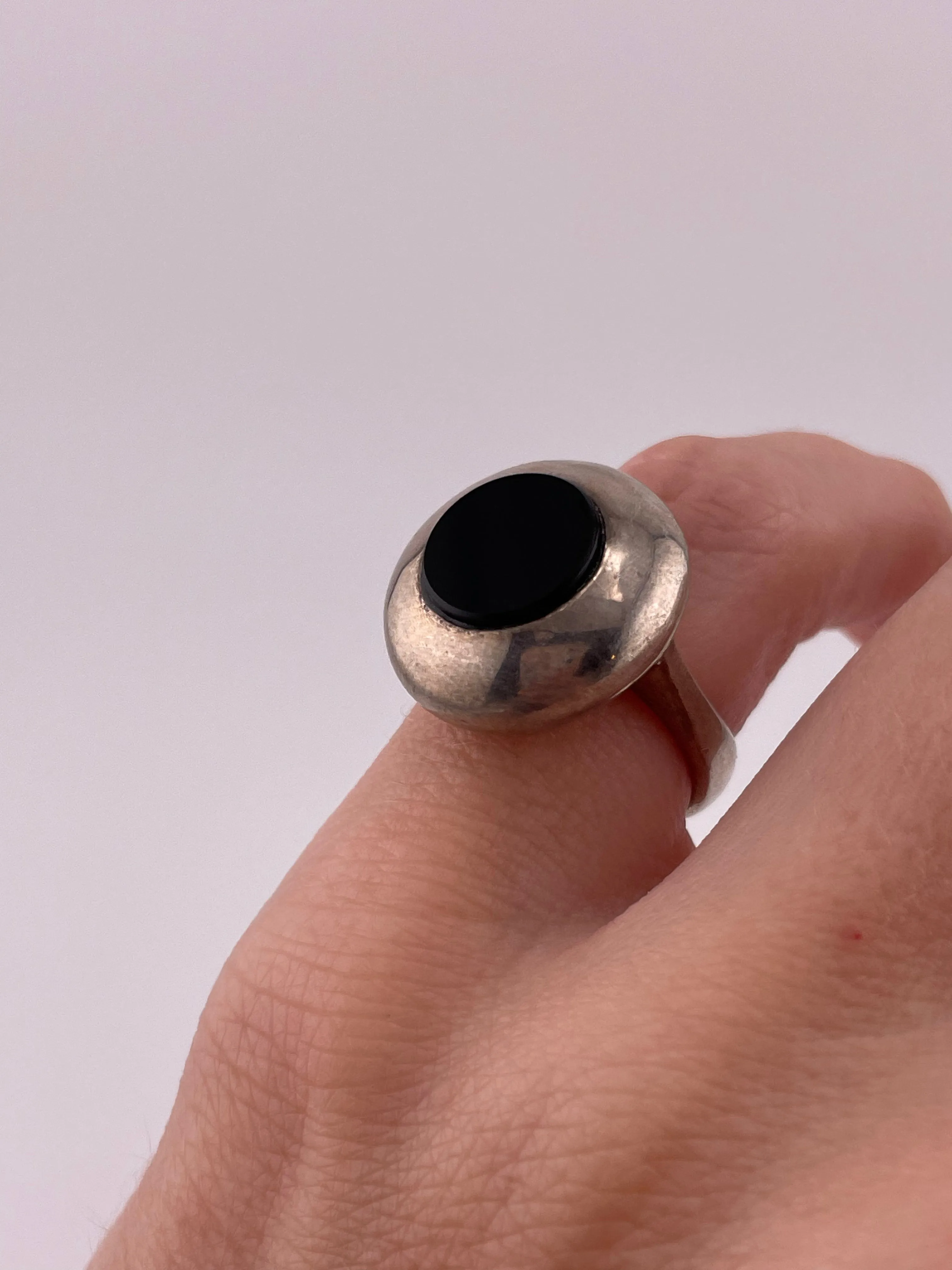 size 4 sterling silver synthetic onyx ring