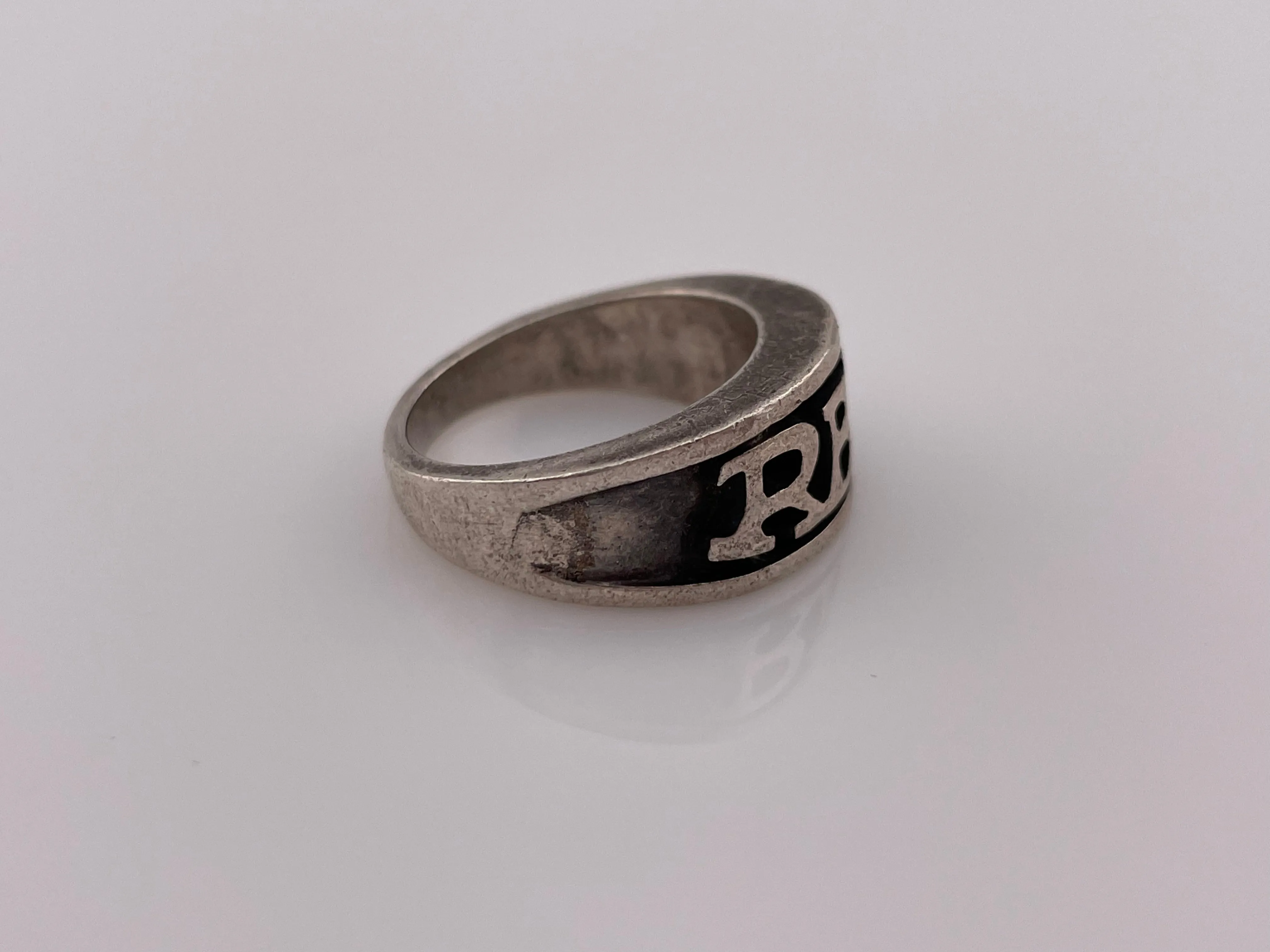 size 6.5 sterling silver 'RBT' initials ring