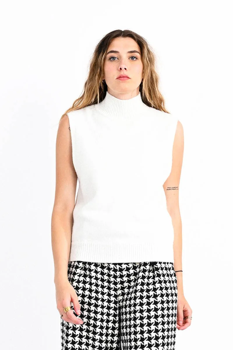 SLEEVELESS MOCK NECK SWEATER