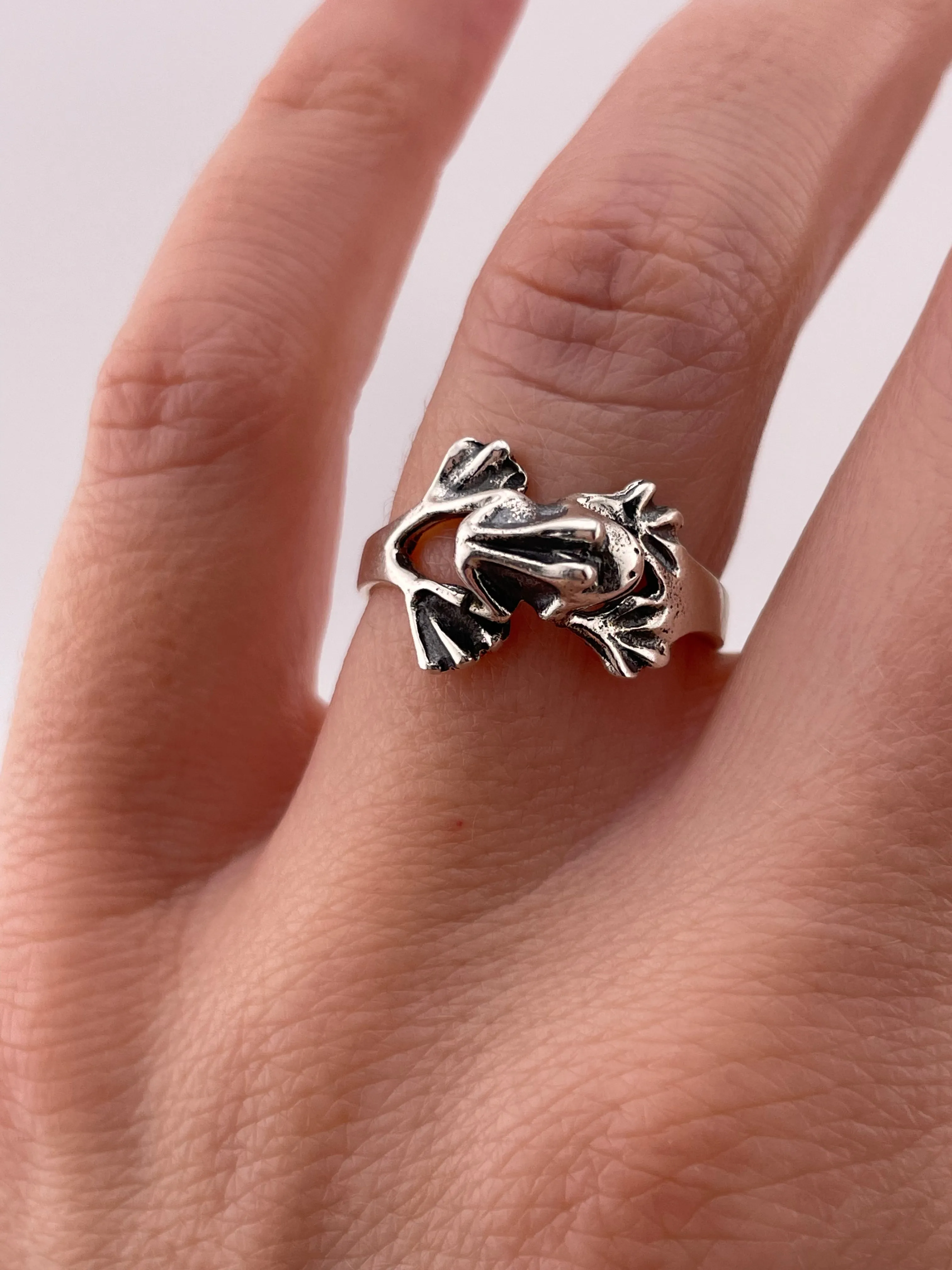 sterling silver frog ring