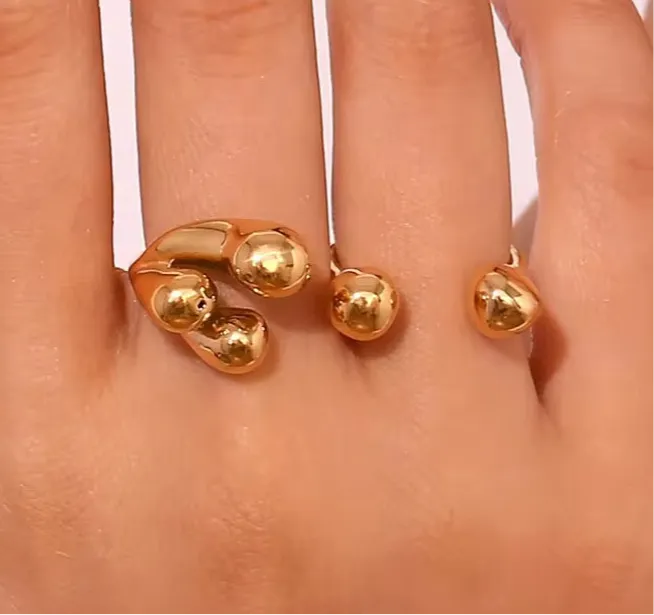 Two-Finger Molecule 18k Gold Ring