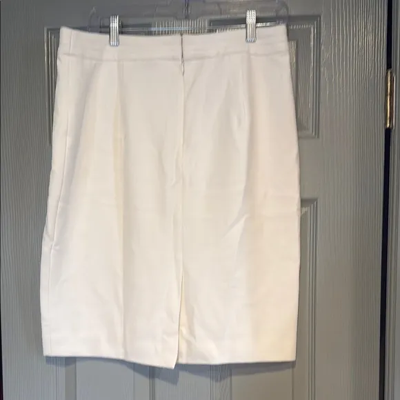 White House Black Market Cream Pencil Skirt Knee-Length Workwear